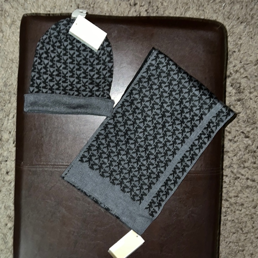 New With Tags Michael Kors Scarf and Beanie Set